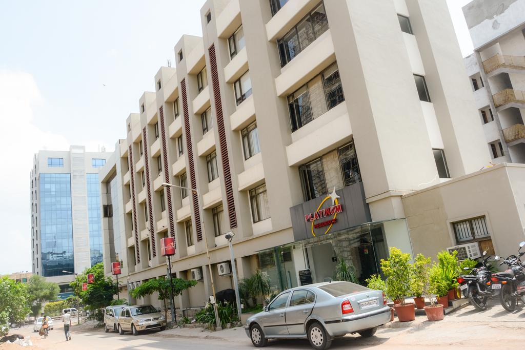Hotel Platinum Residency Ахмедабад Экстерьер фото