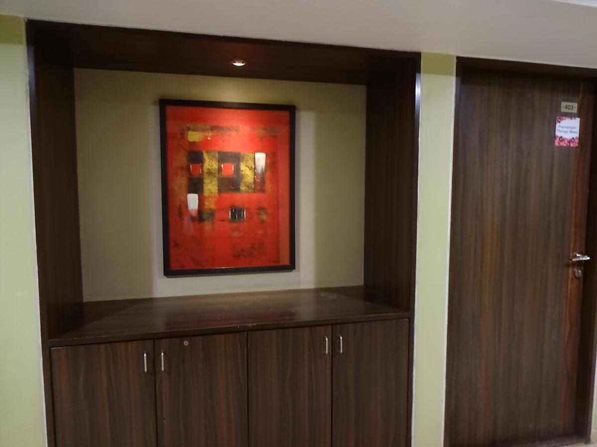 Hotel Platinum Residency Ахмедабад Экстерьер фото