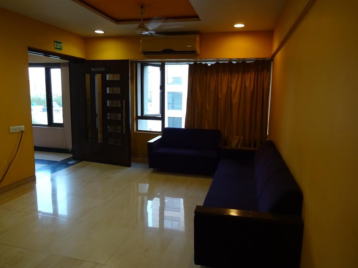 Hotel Platinum Residency Ахмедабад Экстерьер фото