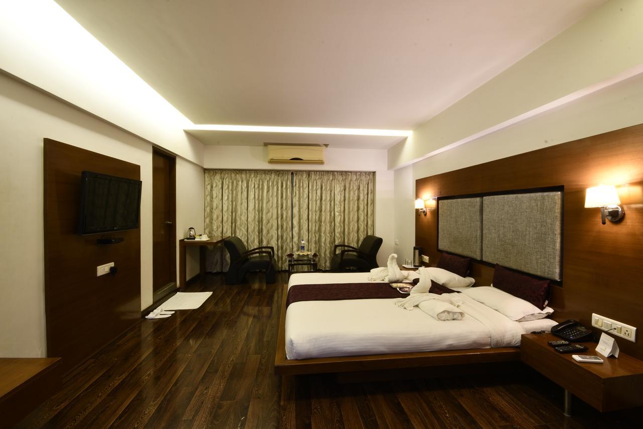 Hotel Platinum Residency Ахмедабад Экстерьер фото